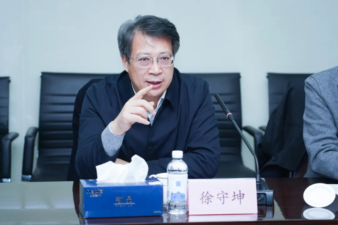 常州大學徐守坤書記、陳海群校長一行蒞臨神開參觀考察(圖3) 常州大學徐守坤書記、陳海群校長一行蒞臨神開參觀考察(圖3)