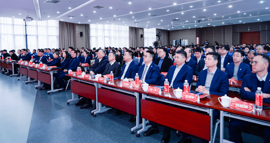 銳意進取，馬躍新程——金沙js60382025年度總結暨表彰大會隆重召開(圖9)